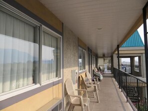 View from property - Super 8 Motel - Penticton (Penticton)