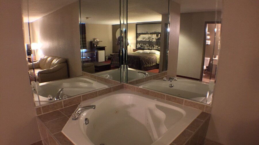Super 8 by Wyndham Niagara Falls NY