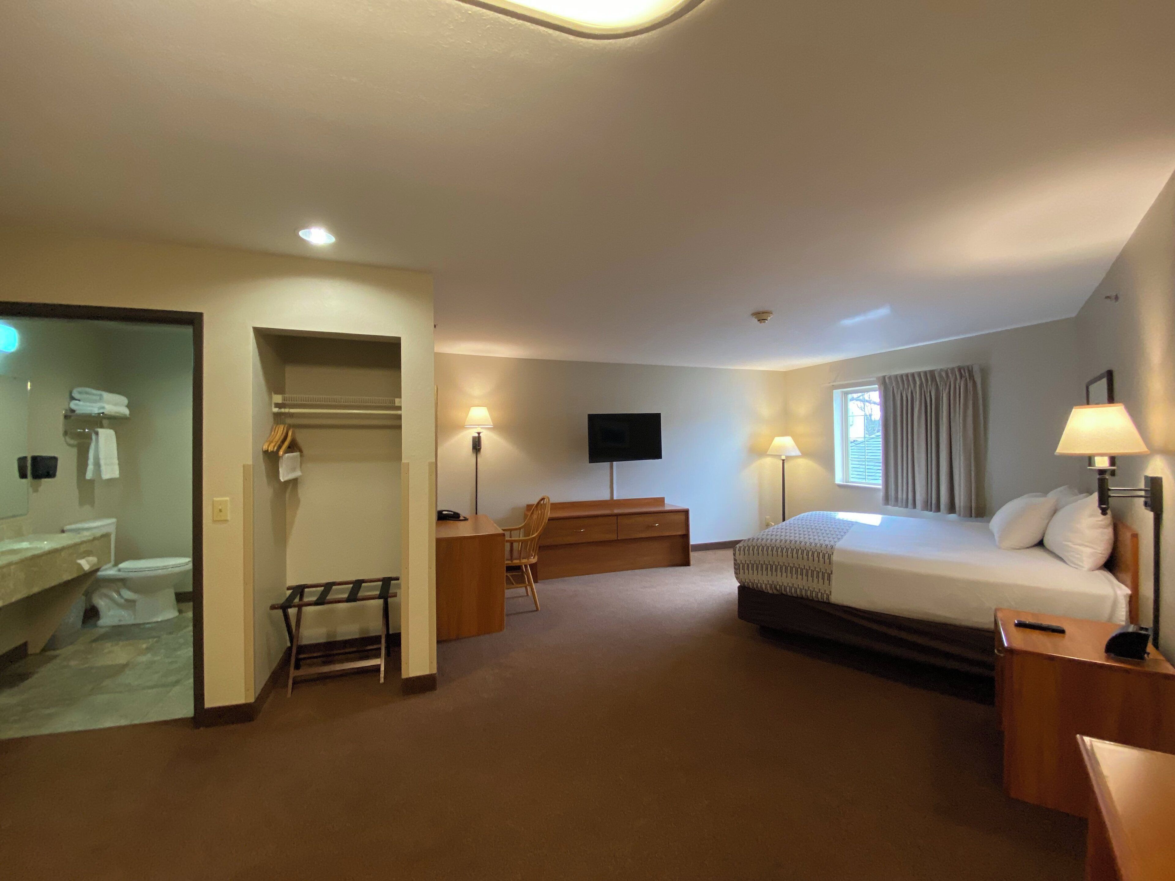 Deluxe Room, 1 King Bed, Hot Tub