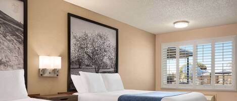 Standardzimmer, 2 Queen-Betten | Bügeleisen/Bügelbrett, Babybetten, Zustellbetten, kostenloses WLAN