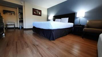 Room, 1 King Bed, Accessible, Non Smoking | Desk, free WiFi, bed sheets