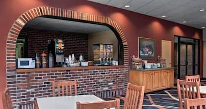 Super 8 by Wyndham State College