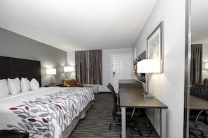 書桌、遮光布/窗簾、熨斗/熨衣板、免費搖籃/嬰兒床