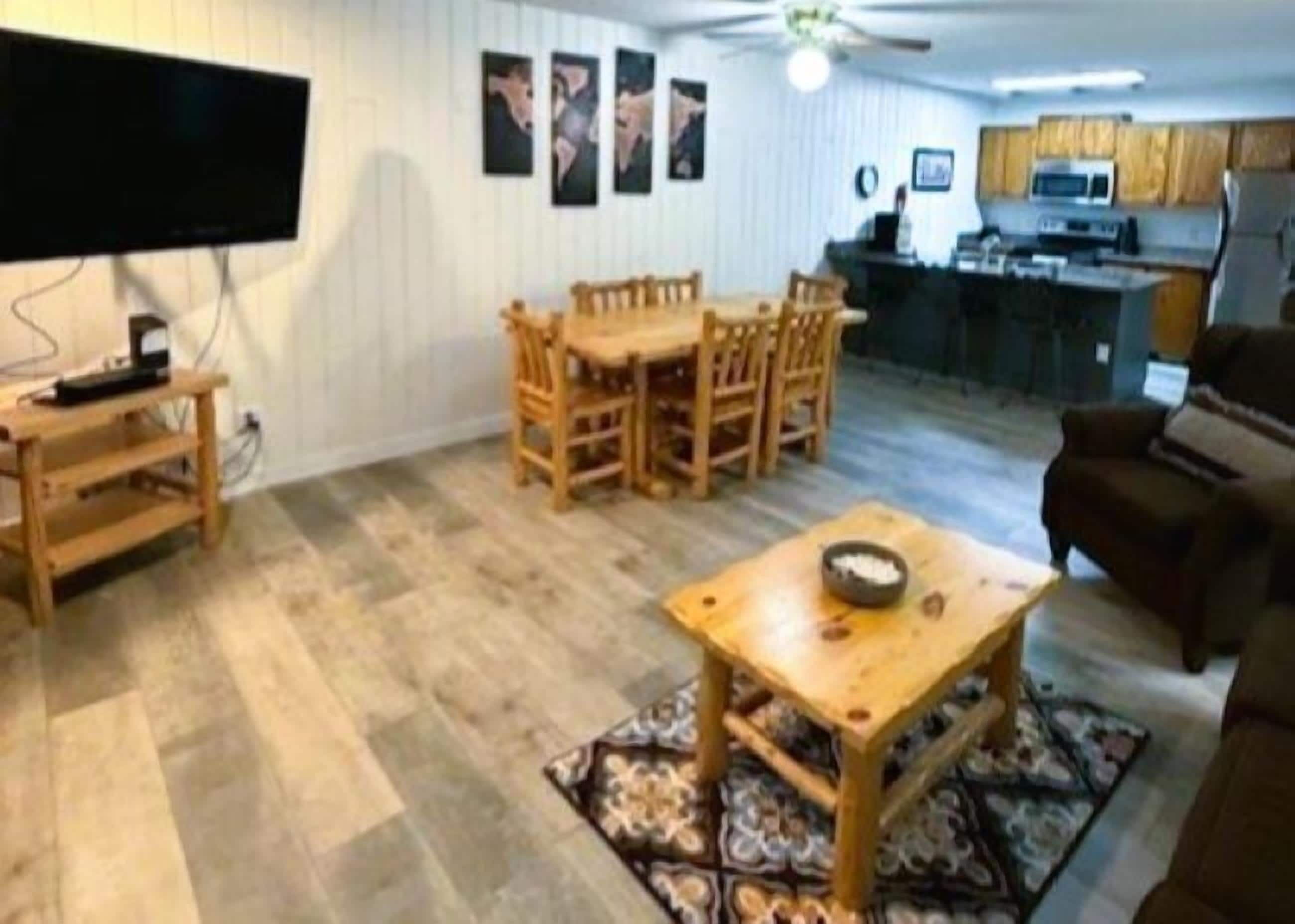 Televisión LED 45 pulgadas con canales de televisión por cable, chimenea