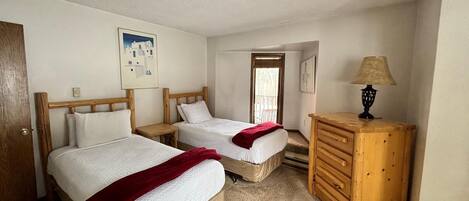 Lägenhet Basic - 2 sovrum | 2 sovrum, individuell inredning, unika möbler och sängkläder