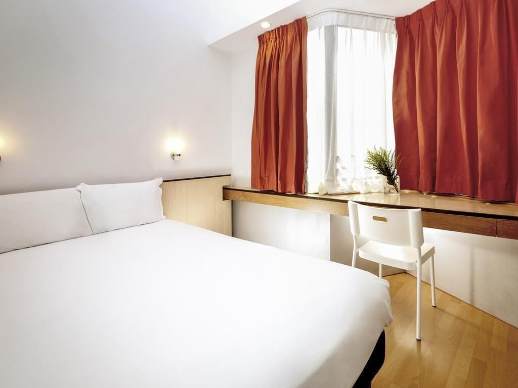 Standard Double Room, 1 Double Bed | Minibar, in-room safe, desk, soundproofing