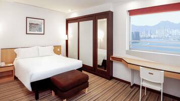 Suite Exécutive, 1 lit double | Minibar, coffres-forts dans les chambres, bureau, chambres insonorisées