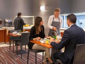 Restaurant - Mercure Lisboa Hotel (Lisbon)