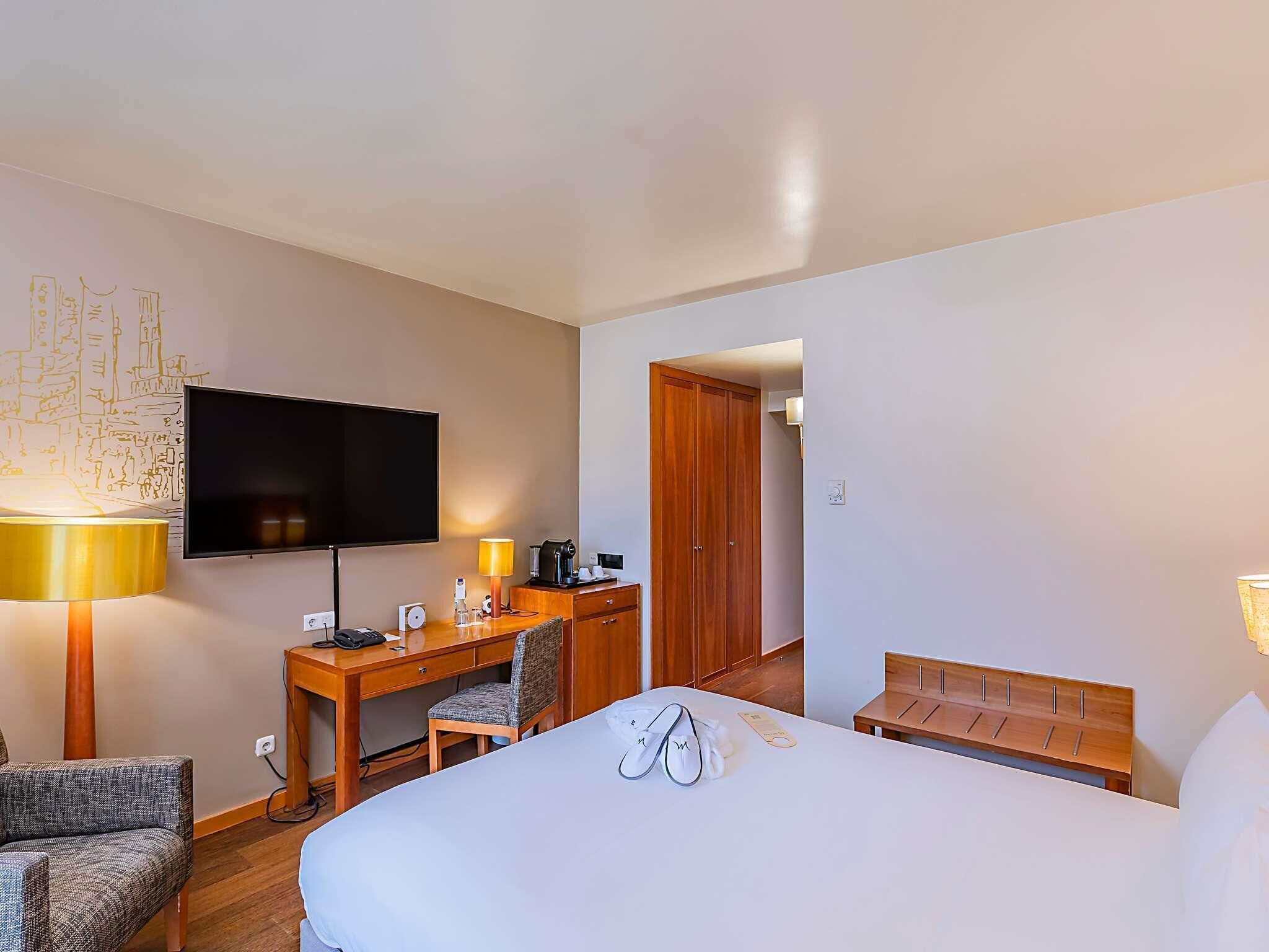 Privilege, Superior Room, 1 Double Bed | Minibar, in-room safe, desk, laptop workspace