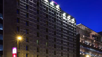 住宿正面 (夜晚)