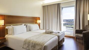 Privilege, Superior-Zweibettzimmer, 2 Einzelbetten | Zimmersafe, Schreibtisch, laptopgeeigneter Arbeitsplatz