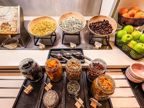 Desayuno buffet todos los días (con cargo)