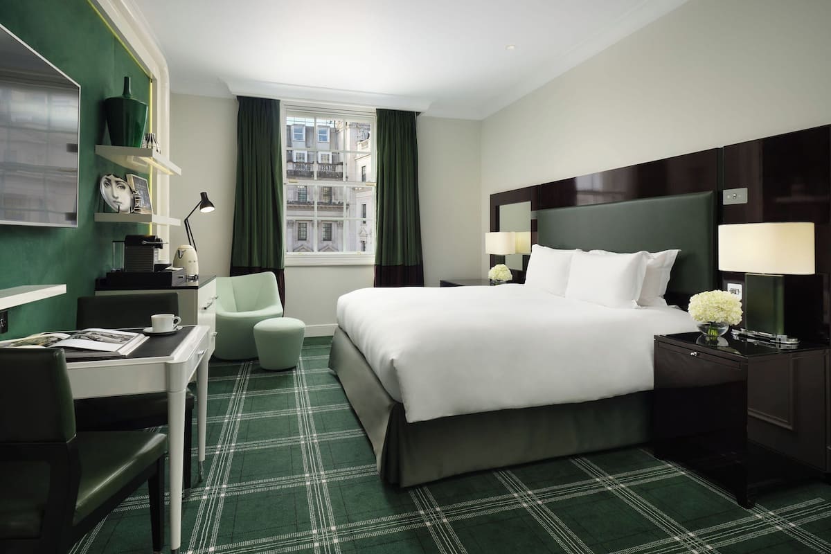 Premium-Zimmer, 1 King-Bett (Luxury Waterloo Place/Pall Mall View) | Bettwäsche aus ägyptischer Baumwolle, Allergikerbettwaren, Minibar