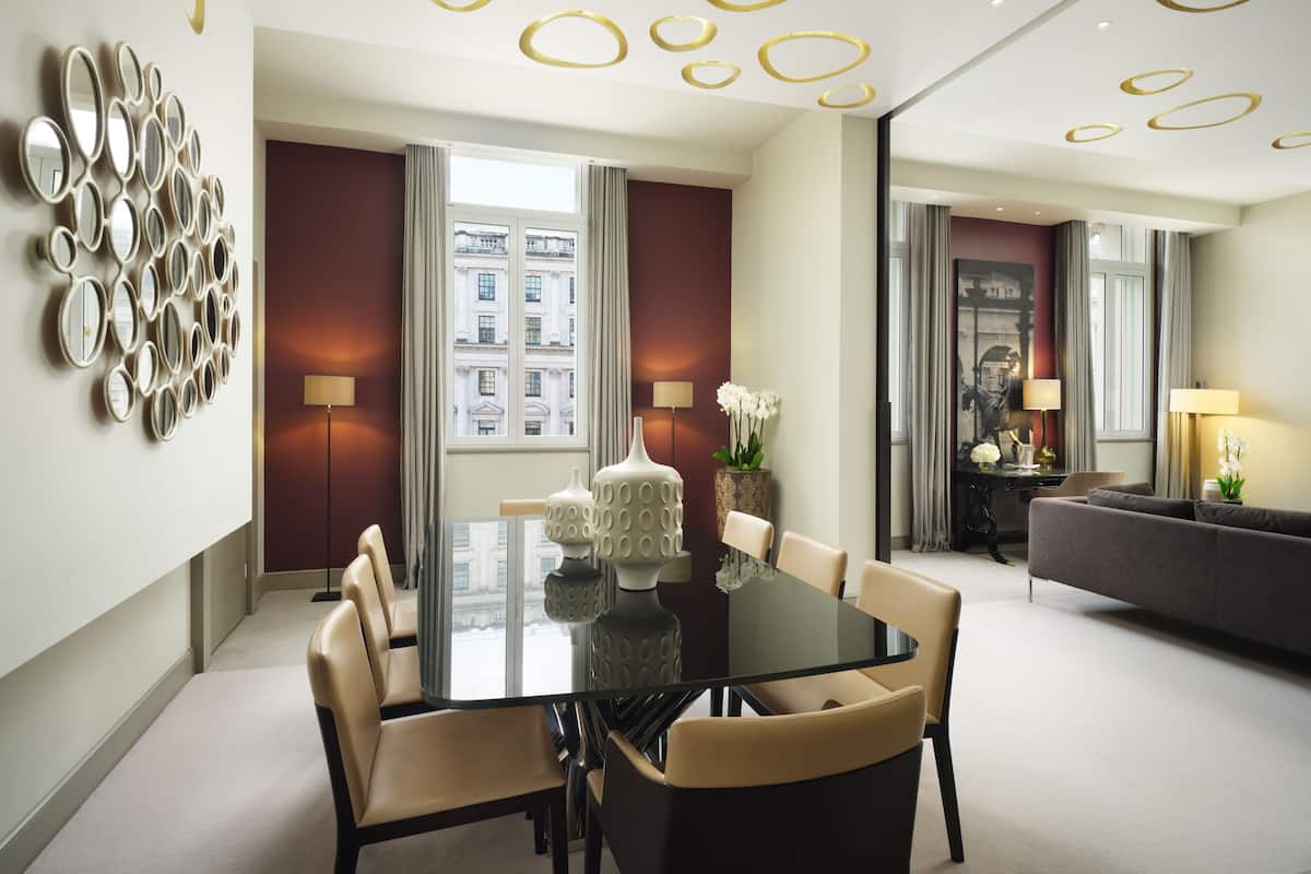 套房, 1 张特大床 (Opera Separate Lounge/Dining Space) | 餐厅