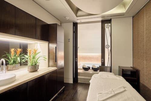 Turkish bath/hammam, body treatments, hydrotherapy, aromatherapy