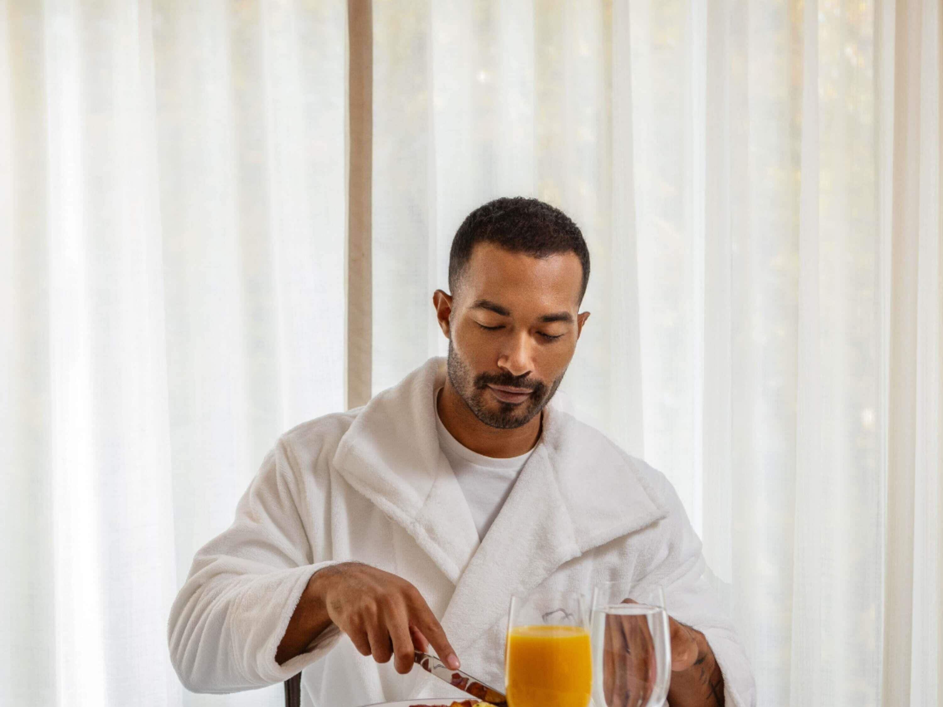 Petit déjeuner complet servi tous les jours en supplément