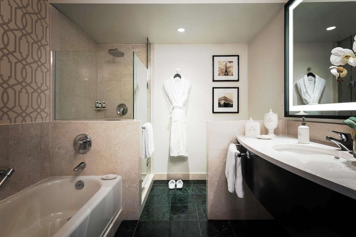 Superior-Doppelzimmer, 2 Doppelbetten