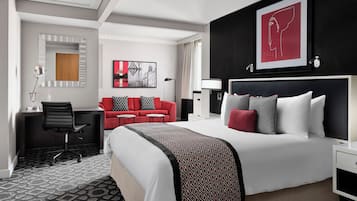 Junior Suite, 1 King Bed, Mobility Accessible