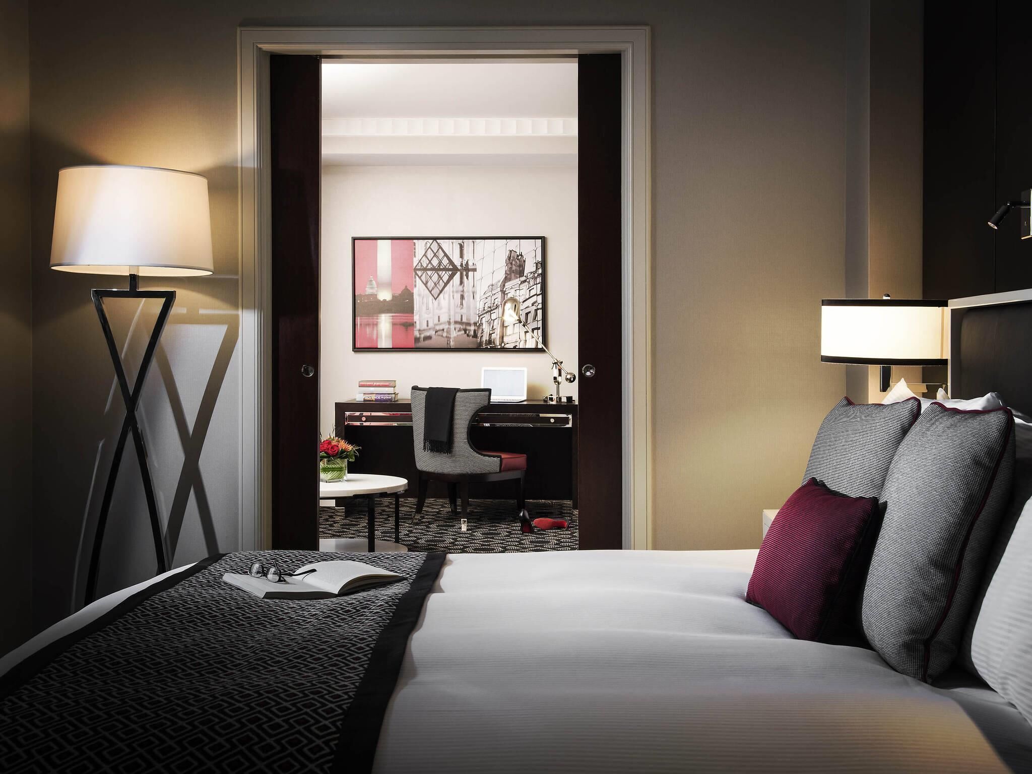Junior Suite, 1 King Bed | Premium bedding, down comforters, pillowtop beds, minibar