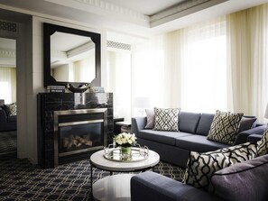 Premium bedding, down comforters, pillowtop beds, minibar - Sofitel Washington DC Lafayette Square (Washington)