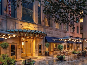Restaurant on-premise at Sofitel Washington DC Lafayette Square