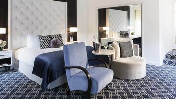 Suíte, 1 quarto, vista para a cidade (Prestige) | 1 quarto, roupas de cama premium, edredons de pluma