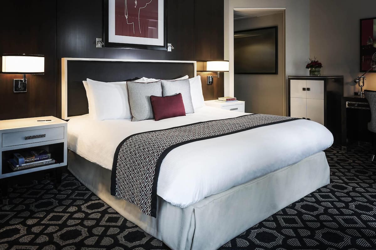 Superior Room, 1 King Bed