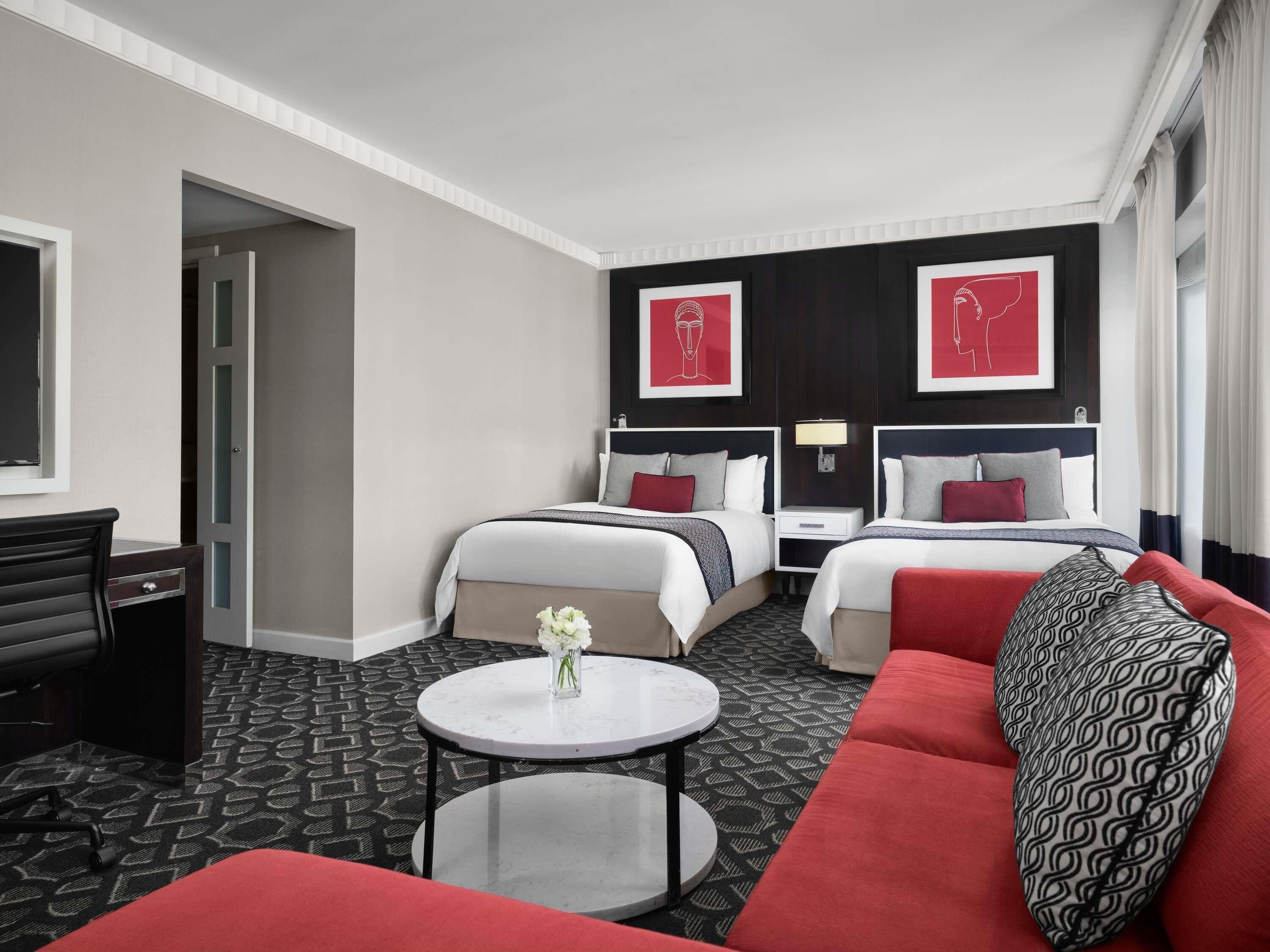 Habitación de lujo, 2 camas dobles | Ropa de cama de alta calidad y edredones de plumas