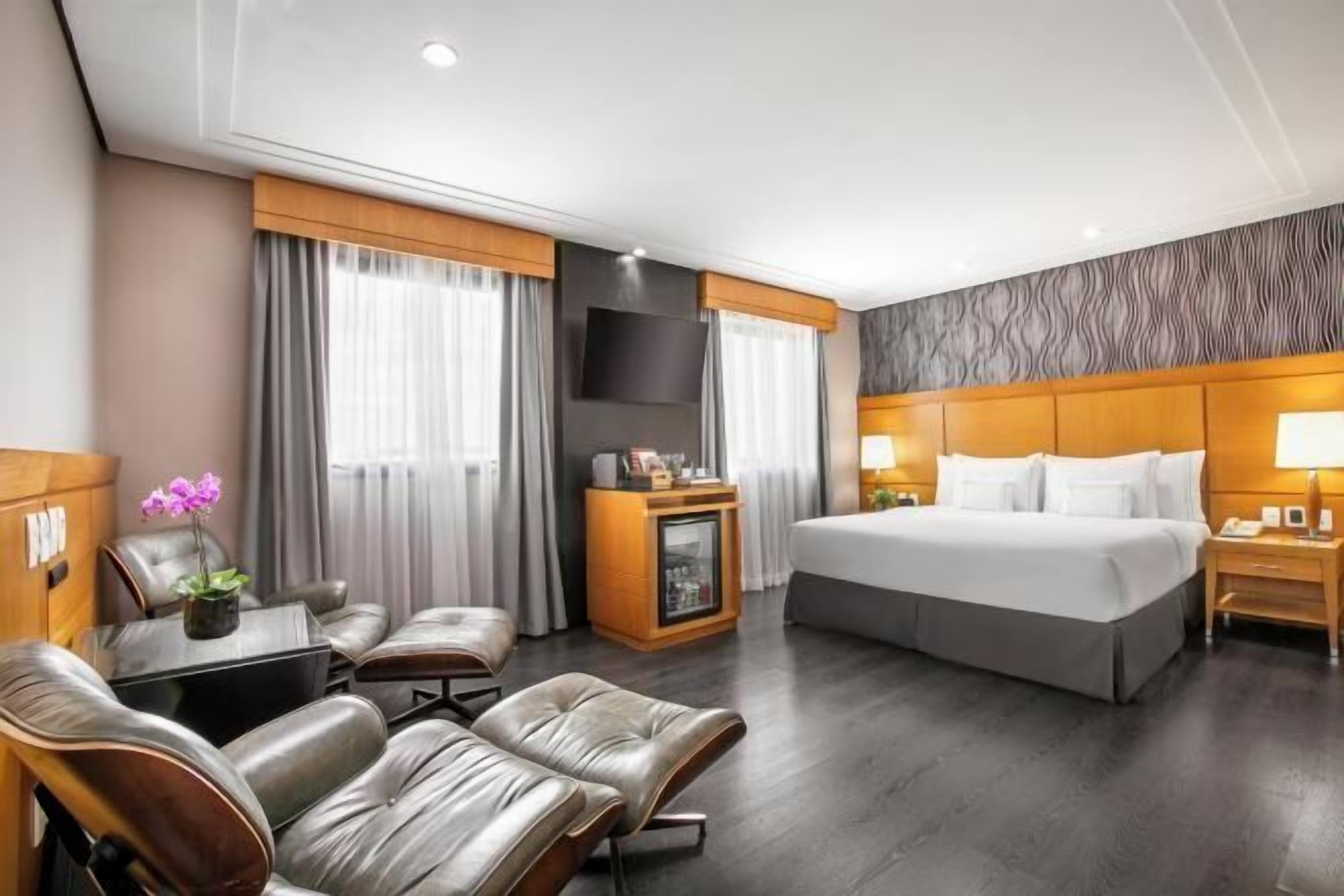 Ropa de cama de alta calidad y minibar 