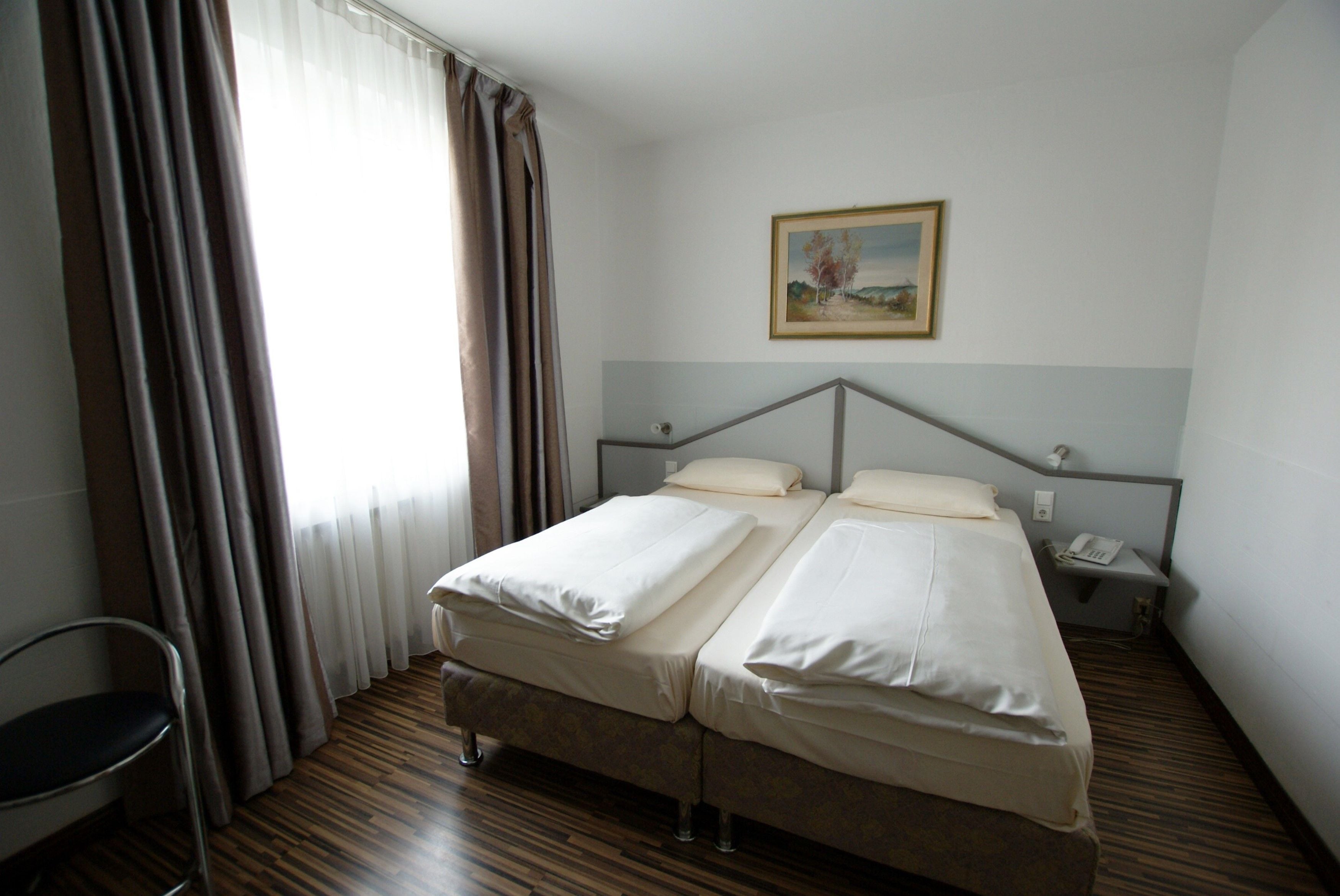 Photo - Bahn Hotel