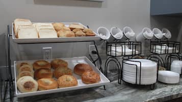 Free daily continental breakfast