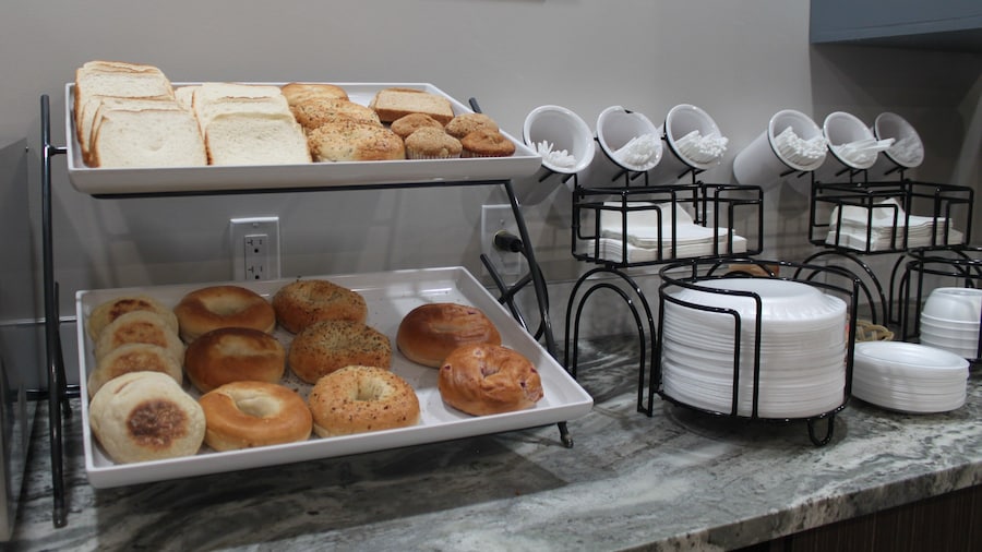 Howard Johnson by Wyndham Thunder Bay