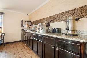 Desayuno continental incluido todos los días 
