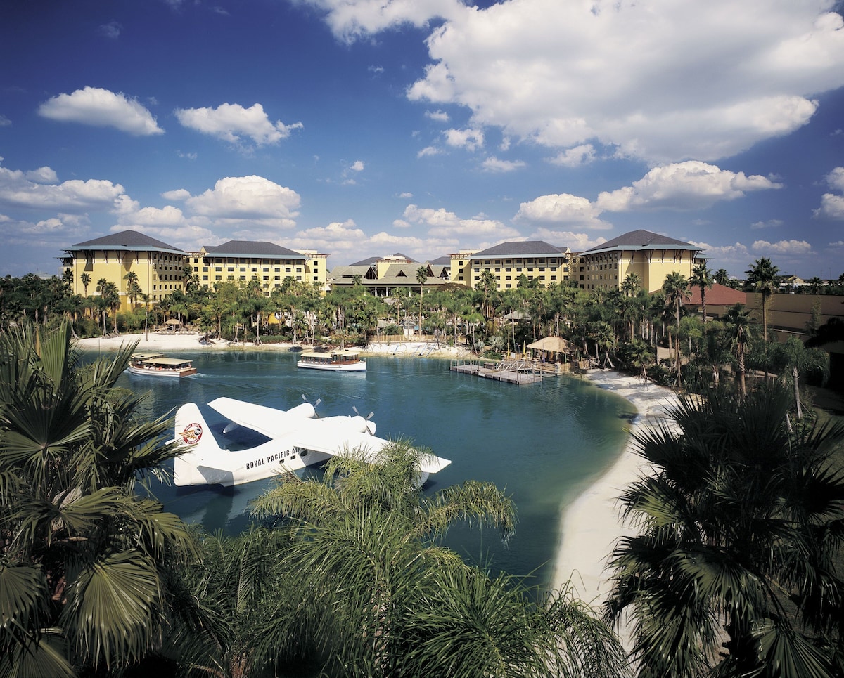 Universal's Loews Royal Pacific Resort