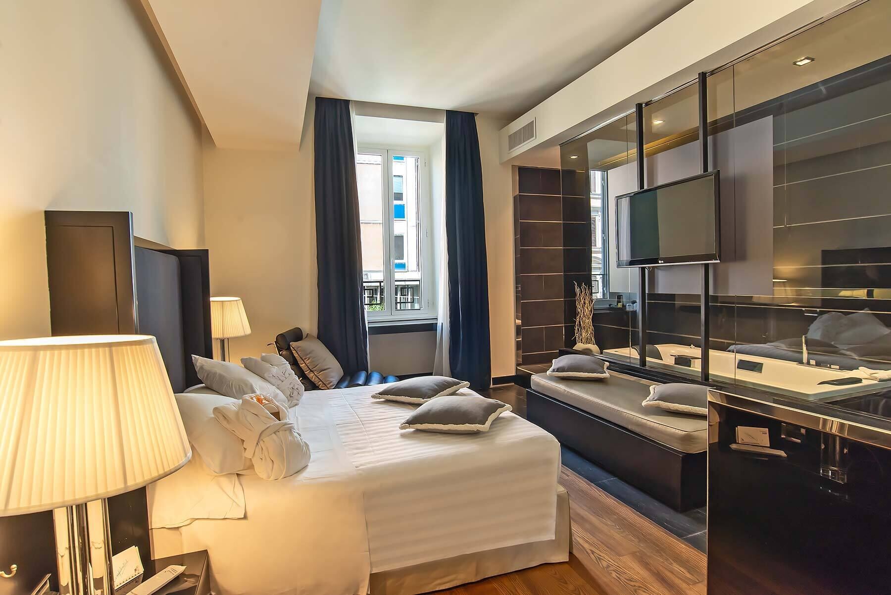 exclusive double room, jetted tub | 1 bedroom, hypo-allergenic bedding, minibar, in-room safe