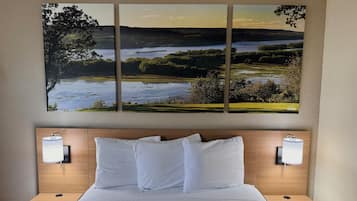 Standard Room, 1 Queen Bed, Accessible, Non Smoking