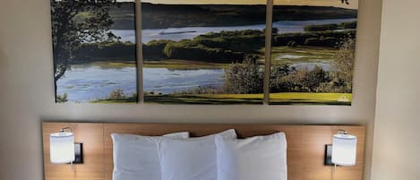 Standard Room, 1 Queen Bed, Accessible, Non Smoking