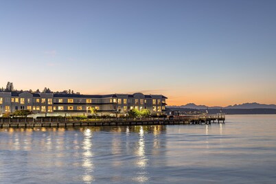 Silver Cloud Inn - Tacoma Waterfront