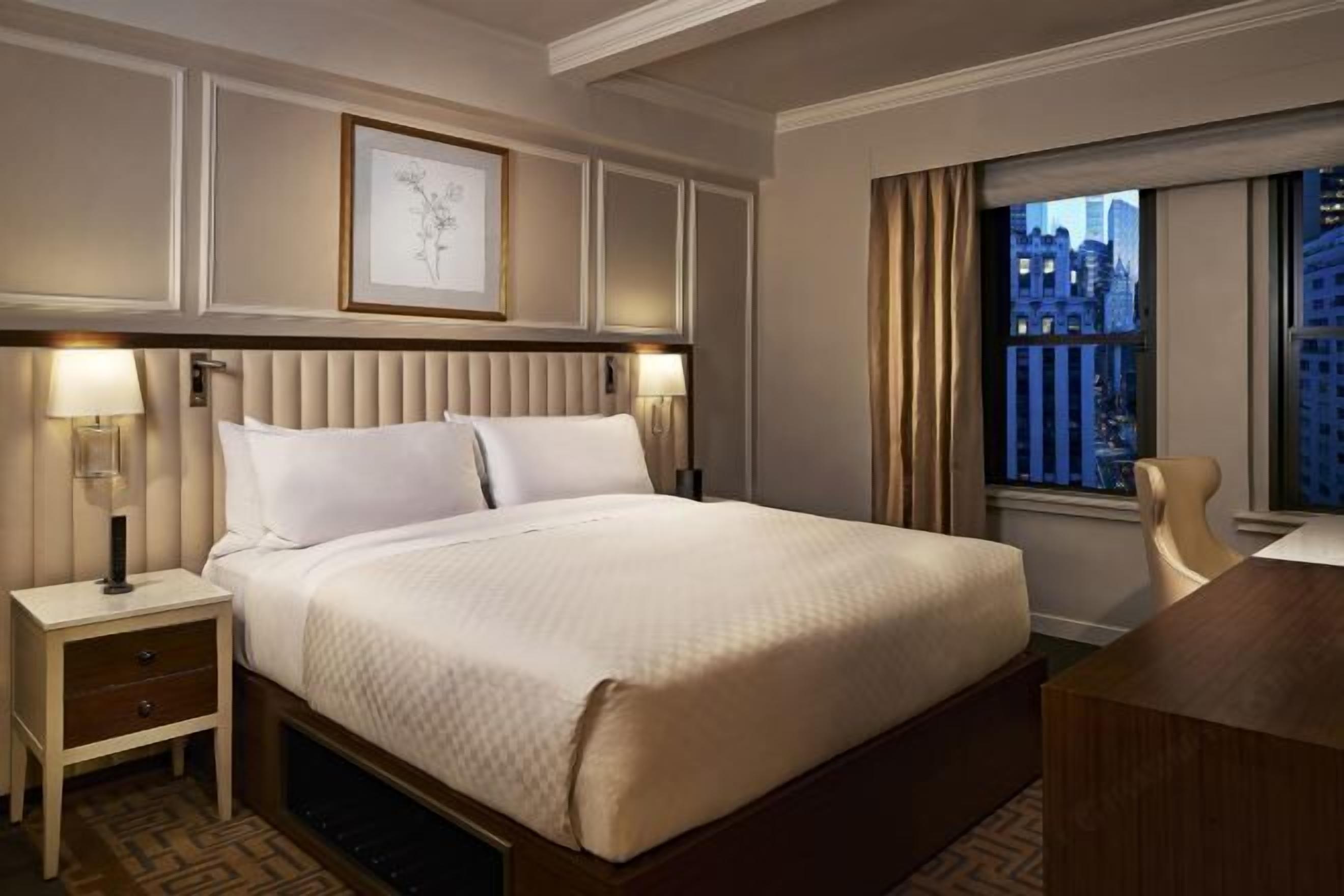 Premium bedding, in-room safe, individually decorated