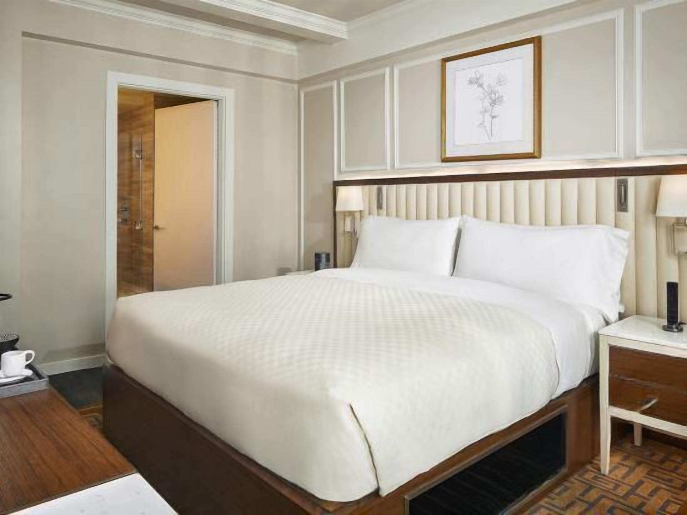 Premium bedding, in-room safe, individually decorated