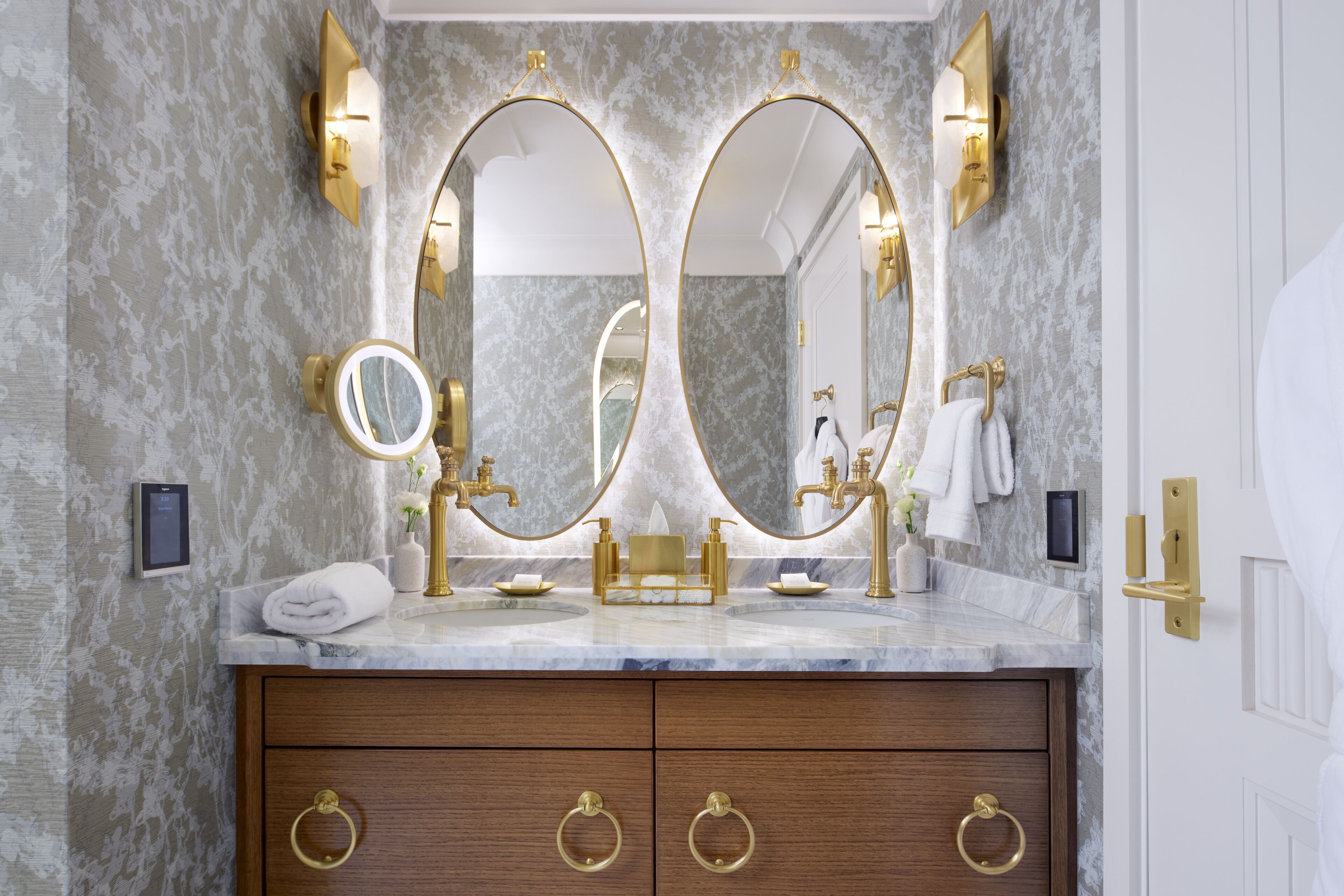 grand suite, 2 queen beds (grand junior lodge) | bathroom | combined shower/bathtub, free toiletries, hair dryer, bathrobes