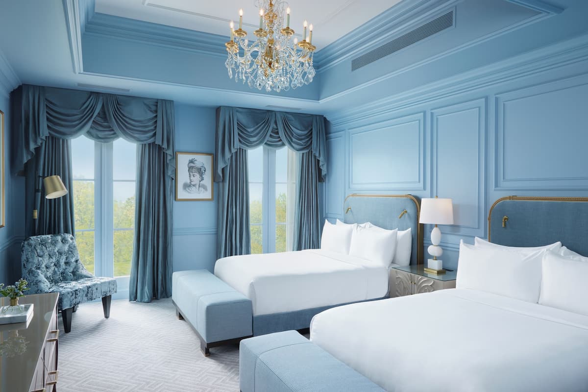 1 bedroom, premium bedding, down duvets, minibar