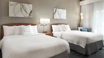 Ropa de cama de alta calidad, escritorio, cortinas opacas
