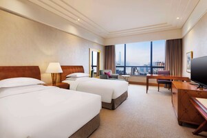 Premium bedding, minibar, in-room safe, desk
