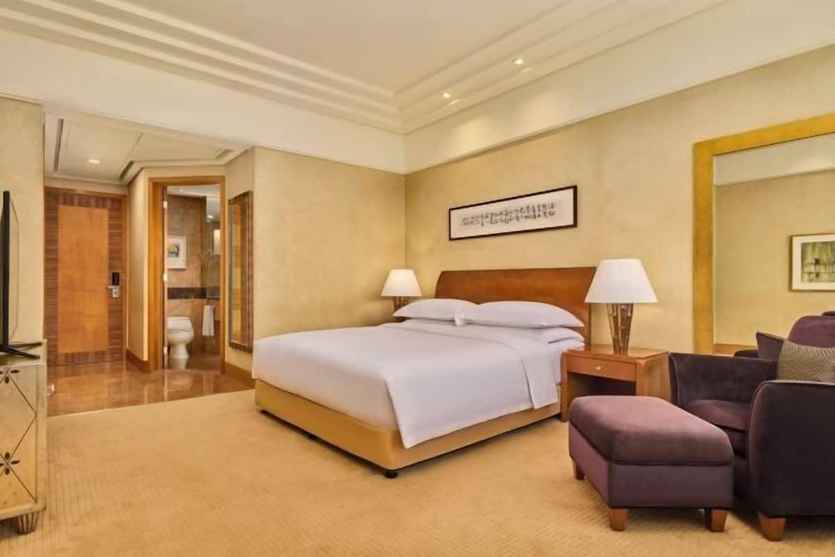 1 Schlafzimmer, hochwertige Bettwaren, Minibar, Zimmersafe