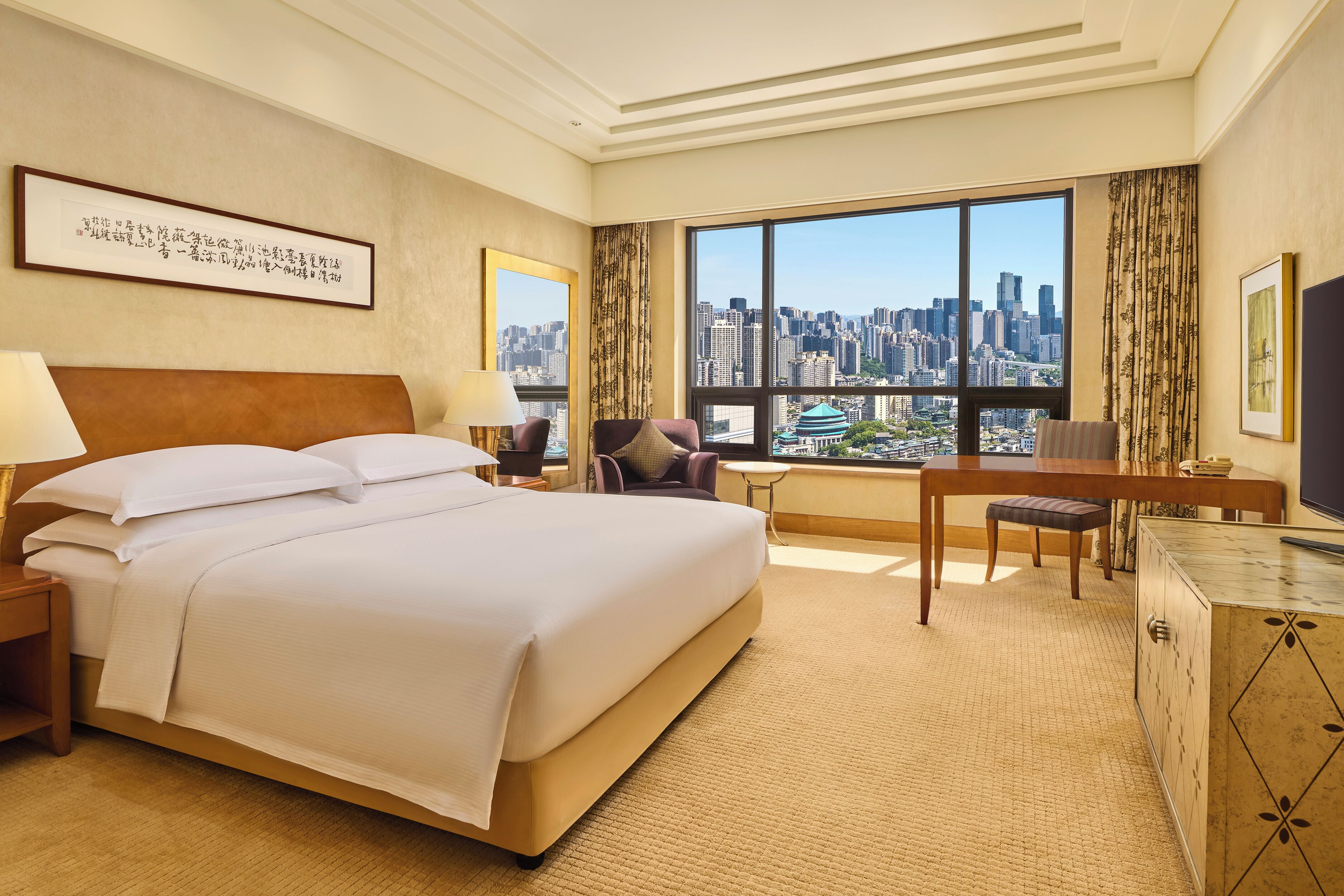 King Executive Room Peninsula View | Premium bedding, minibar, in-room safe, desk