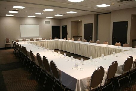 Humphry Inn Suites - Image 22