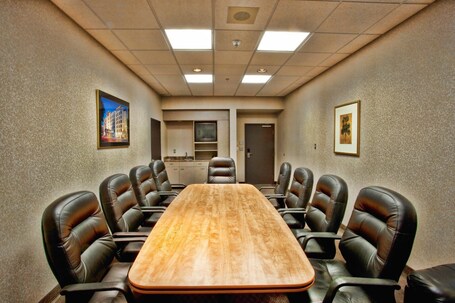 Humphry Inn Suites - Image 20
