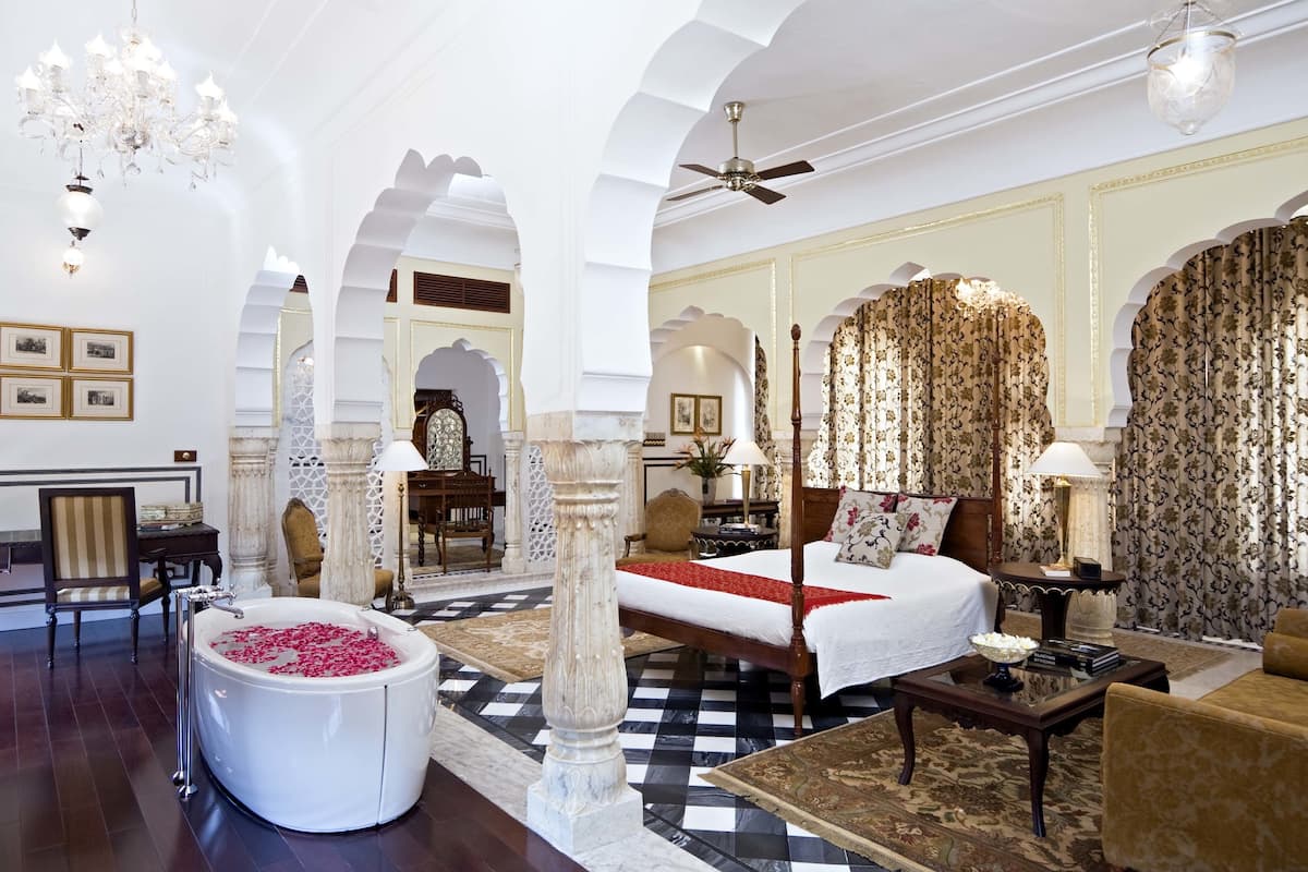Royal Suite | Living area | Flat-screen TV