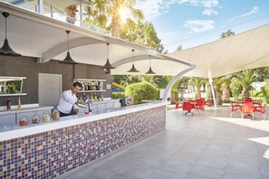 Lobby lounge